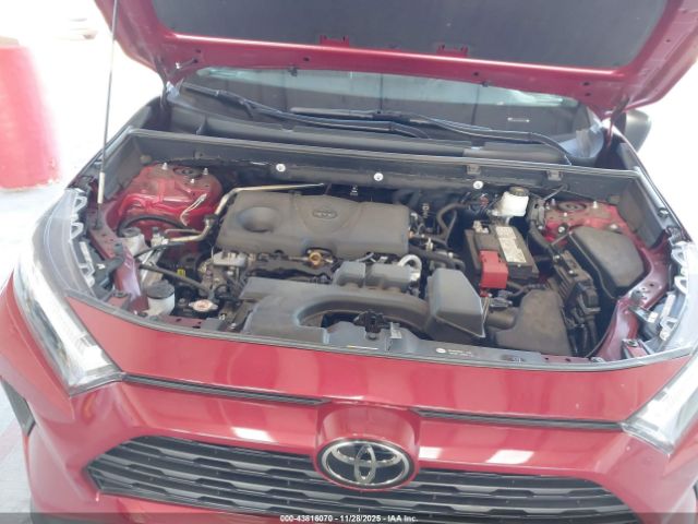 Toyota RAV4 Le Image 10