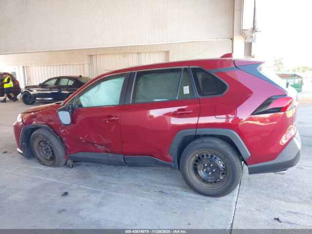 Toyota RAV4 Le Image 13