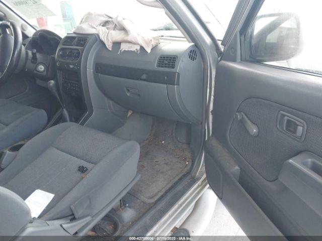 Nissan Frontier Xe Image 5