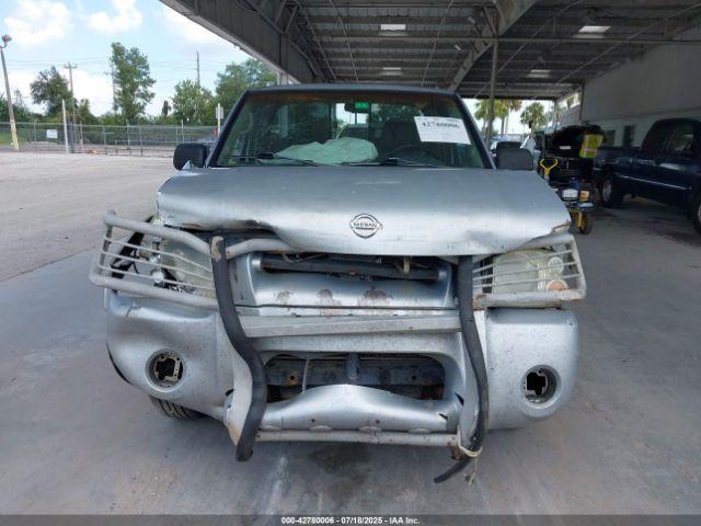 Nissan Frontier Xe Image 3