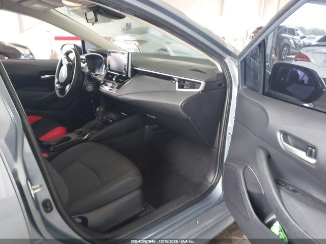 Toyota Corolla Le Image 10