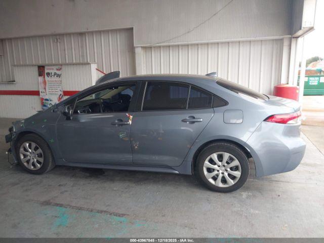 Toyota Corolla Le Image 17