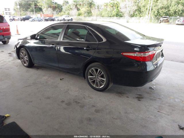 Toyota Camry Se Image 10