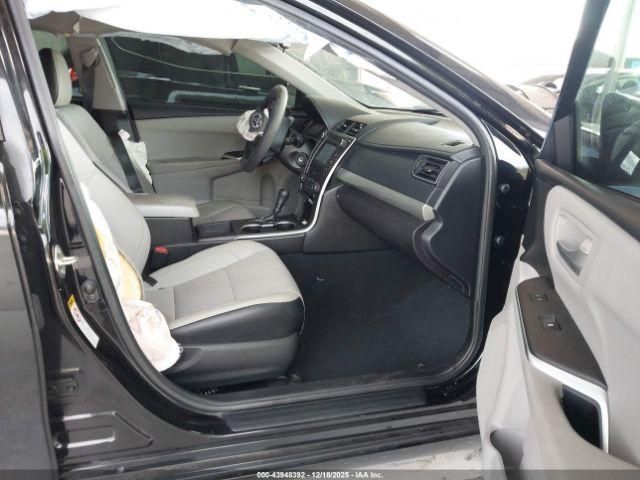 Toyota Camry Se Image 9