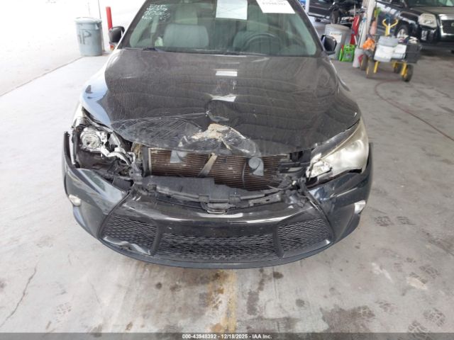 Toyota Camry Se Image 15