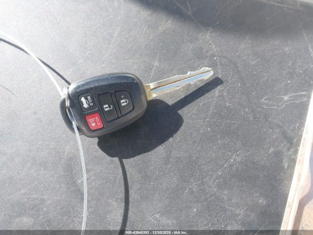 Toyota Camry Se Image 5