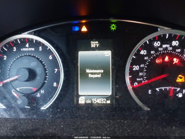 Toyota Camry Se Image 12