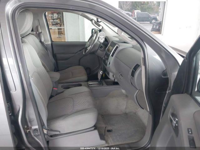 Nissan Frontier Sv Image 11