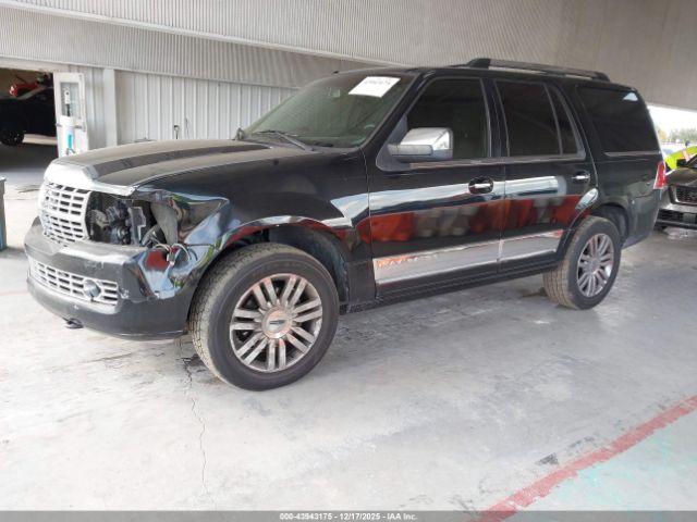 Lincoln Navigator Image 2