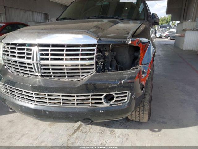 Lincoln Navigator Image 5