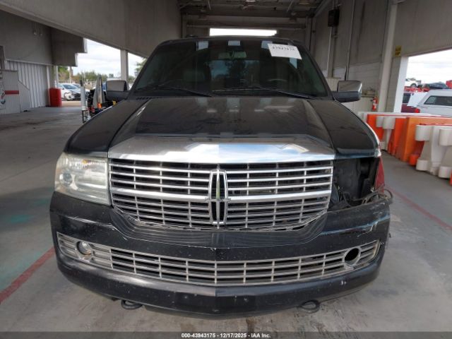 Lincoln Navigator Image 9