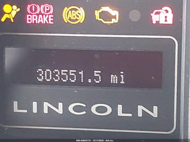 Lincoln Navigator Image 13