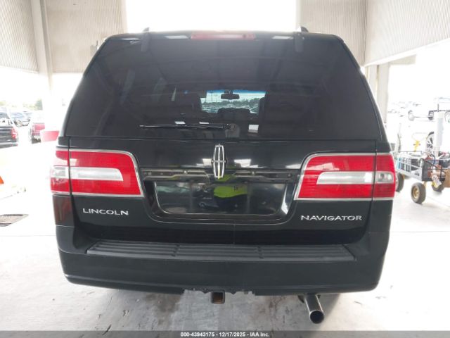 Lincoln Navigator Image 17