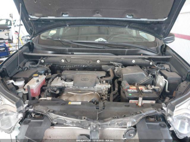 Toyota RAV4 Le Image 7