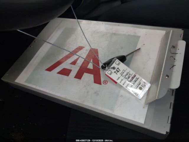 Toyota RAV4 Le Image 10