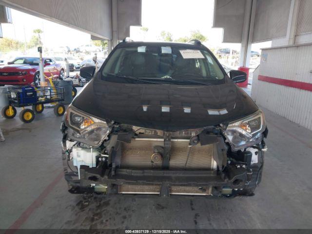 Toyota RAV4 Le Image 15