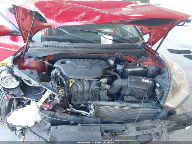 Hyundai VELOSTER Image 8