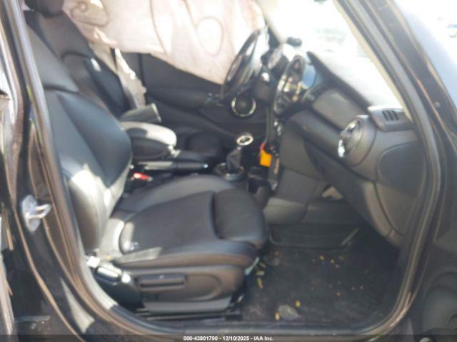 MINI Hardtop Cooper Image 8