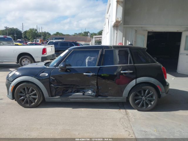 MINI Hardtop Cooper Image 16