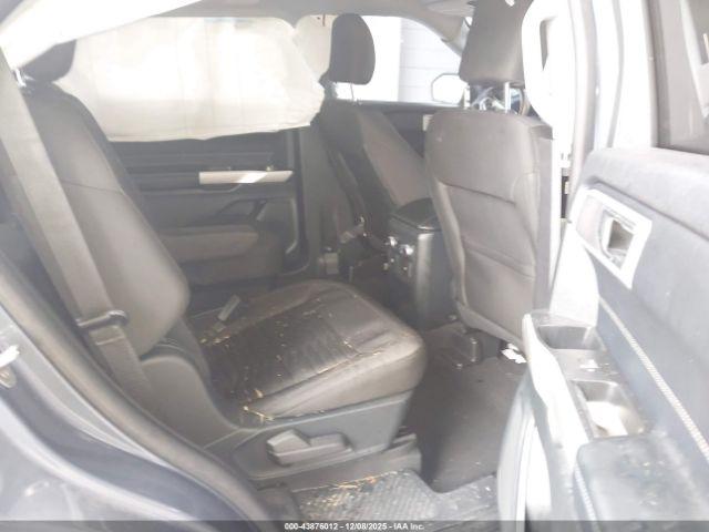 Ford Explorer Xlt Image 8