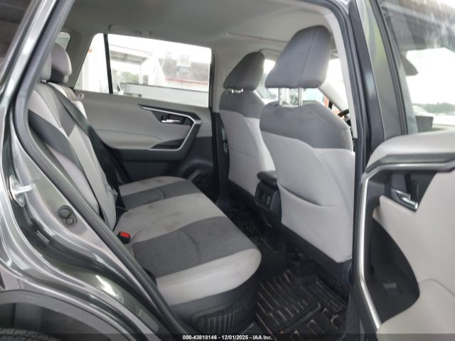 Toyota RAV4 Xle Image 13