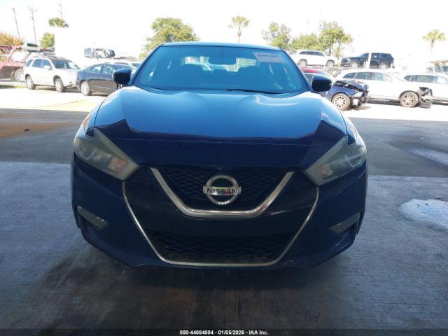 Nissan Maxima 3.5 Sv Image 10