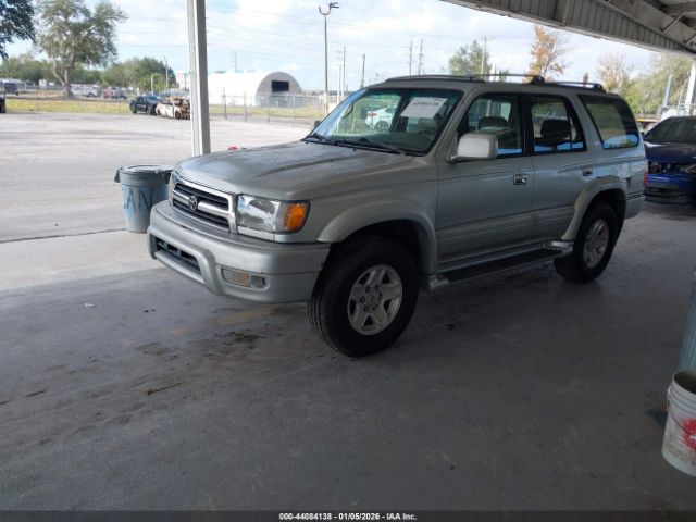 Toyota 4Runner Limited V6 Image 3
