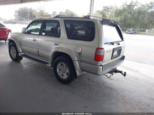 Toyota 4Runner Limited V6 Image 8