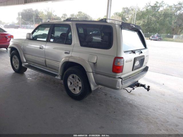 Toyota 4Runner Limited V6 Image 8