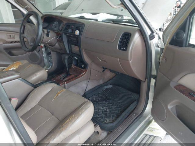 Toyota 4Runner Limited V6 Image 4