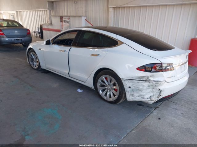 Tesla Model S Image 19