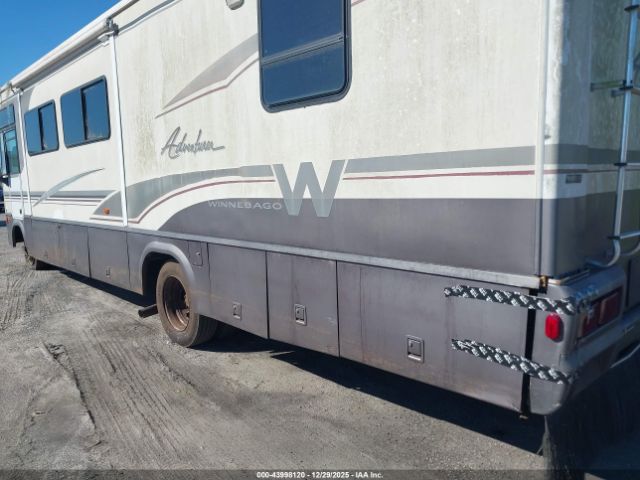 Ford F-550 Super Duty Stripped Chass Image 4