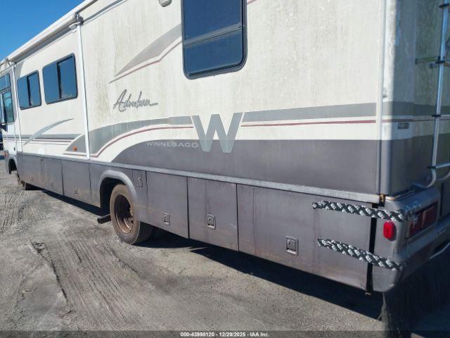 Ford F-550 Super Duty Stripped Chass Image 4