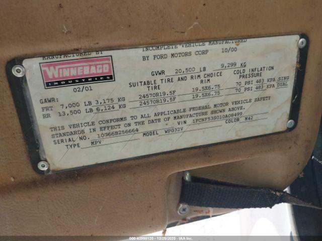 Ford F-550 Super Duty Stripped Chass Image 12