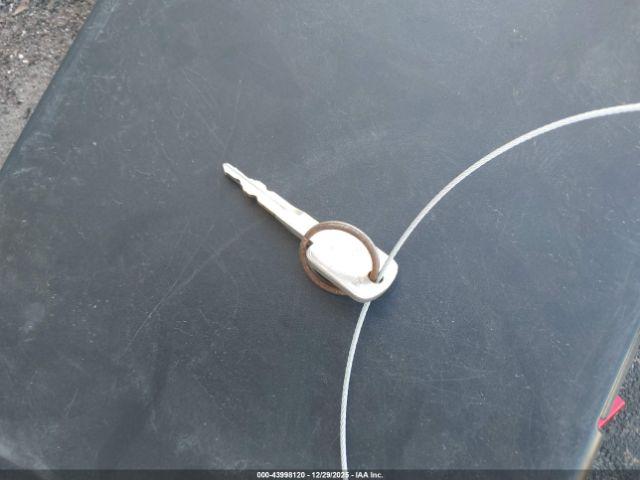 Ford F-550 Super Duty Stripped Chass Image 7