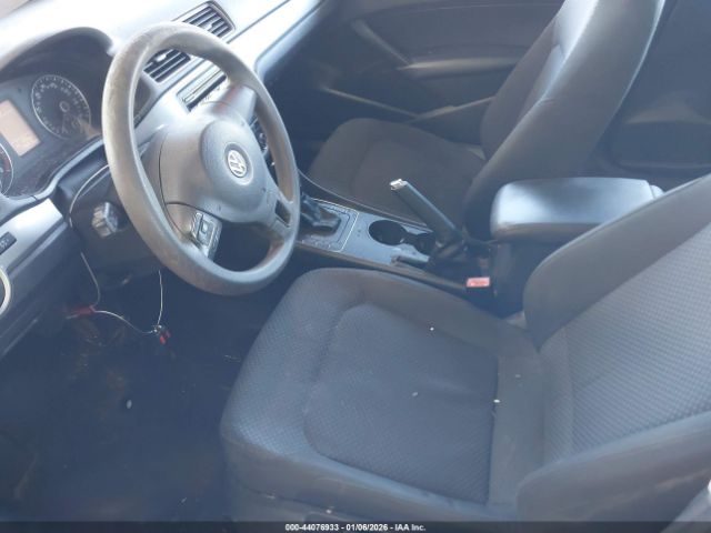 Volkswagen Passat 2.5l S Image 2