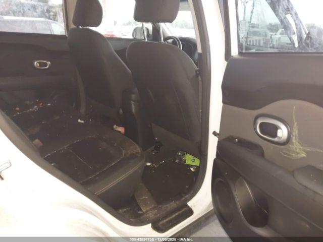 Kia Soul Image 13