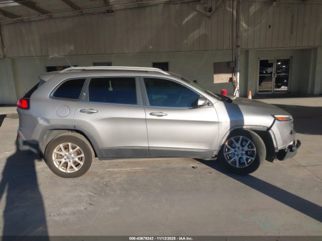 Jeep Cherokee Latitude Image 16
