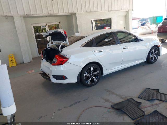 Honda Civic Touring Image 14
