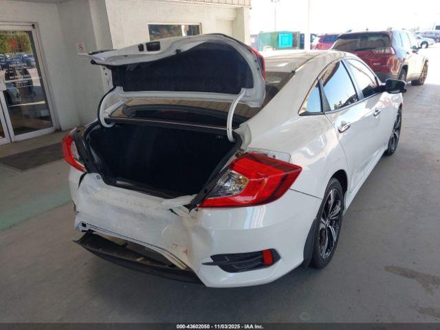 Honda Civic Touring Image 2