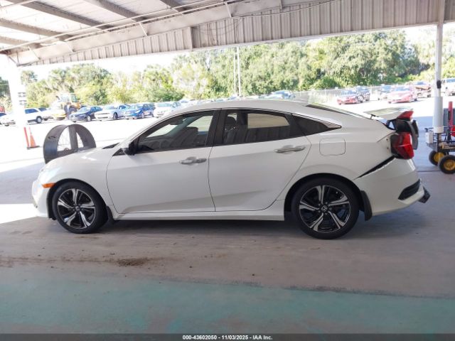 Honda Civic Touring Image 11