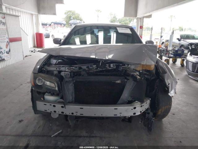 Chrysler 300 300s Image 7