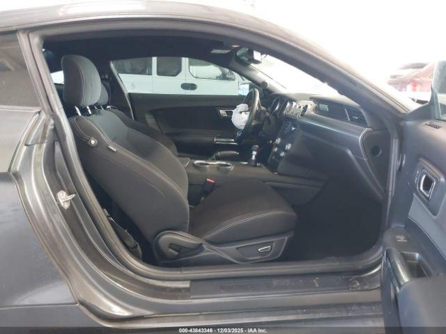 Ford Mustang Gt Image 4