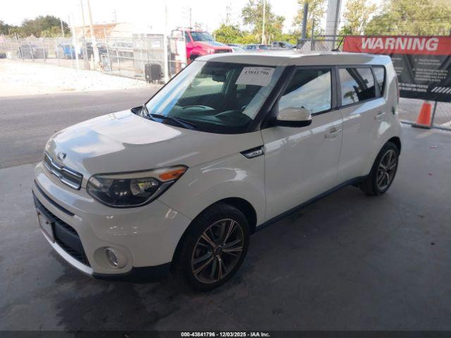 Kia Soul + Image 6