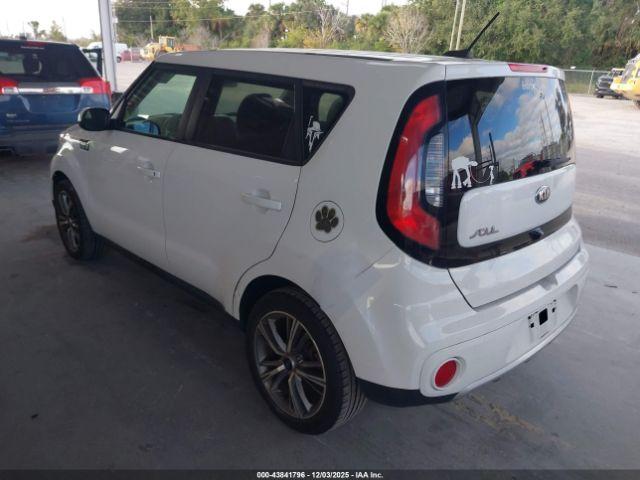 Kia Soul + Image 3