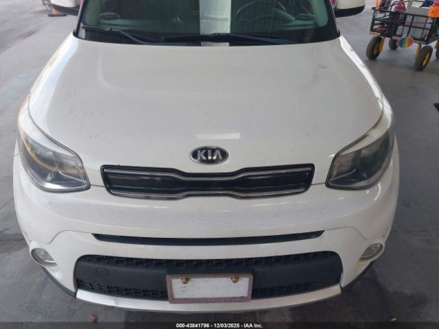 Kia Soul + Image 11