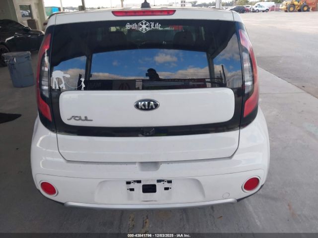 Kia Soul + Image 13