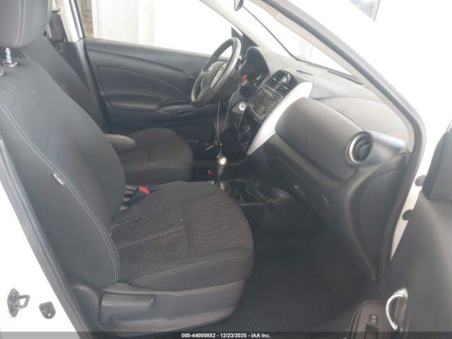 Nissan Versa 1.6 Sv Image 16