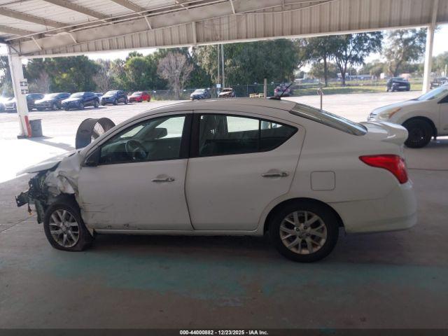 Nissan Versa 1.6 Sv Image 3