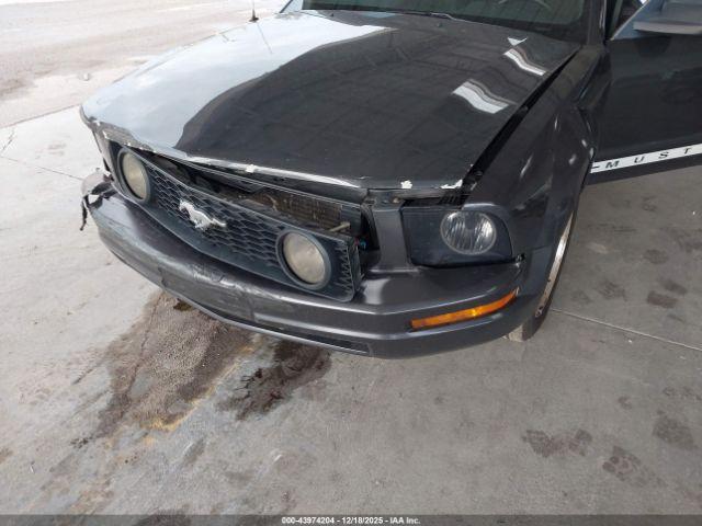 Ford Mustang Image 5